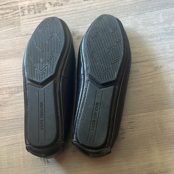 Michael Kors Flat - Picture 2 of 4